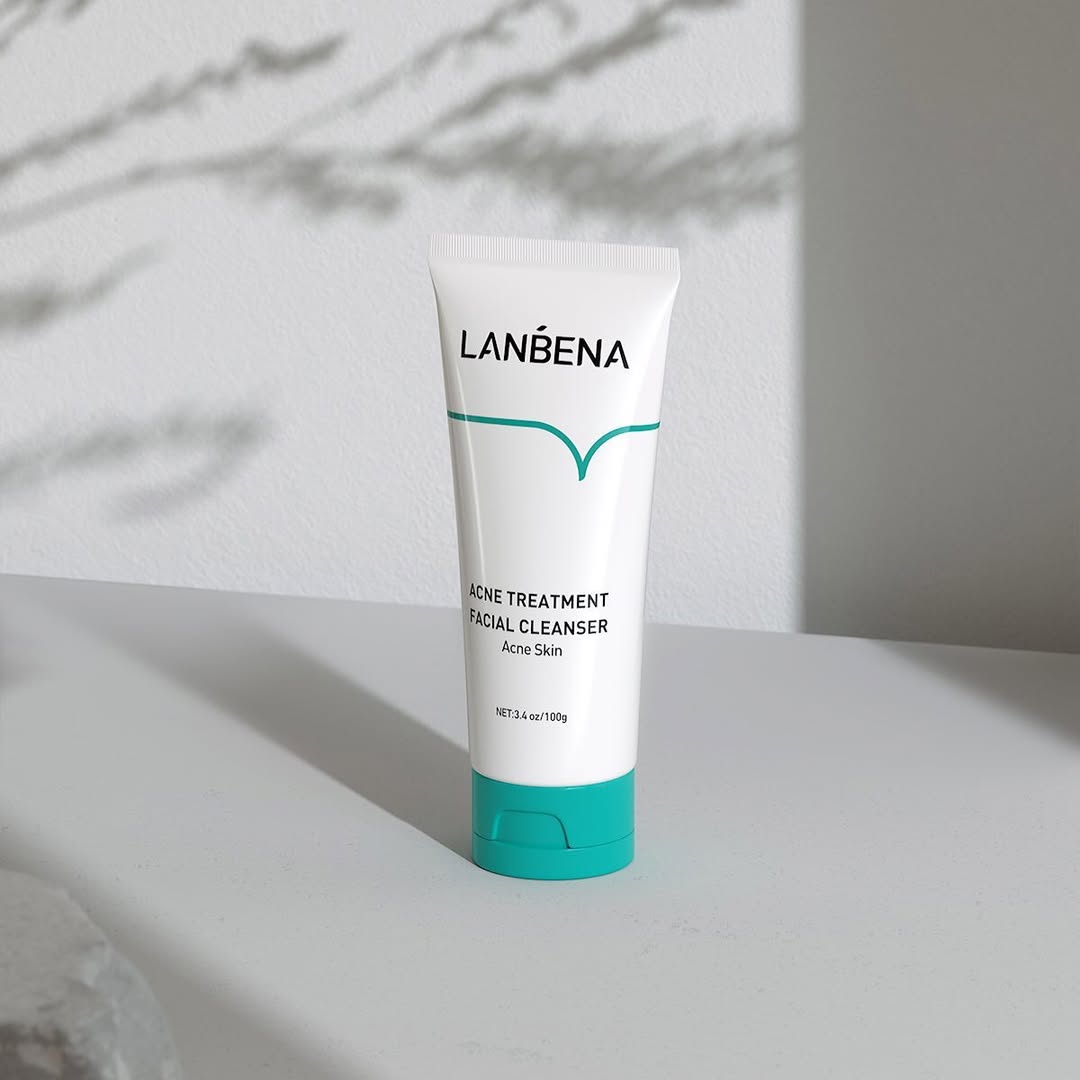 Frasco do Tônico Lanbena posicionado com fundo limpo, ideal para skincare diário
